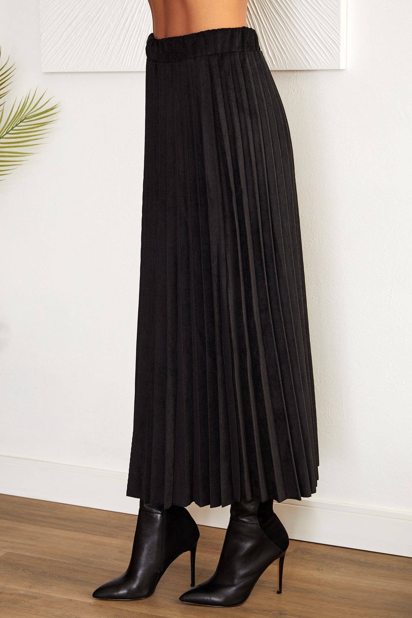 10962-CORDUROY-BLACK: MEDIUM - Above The Crowd Boutique