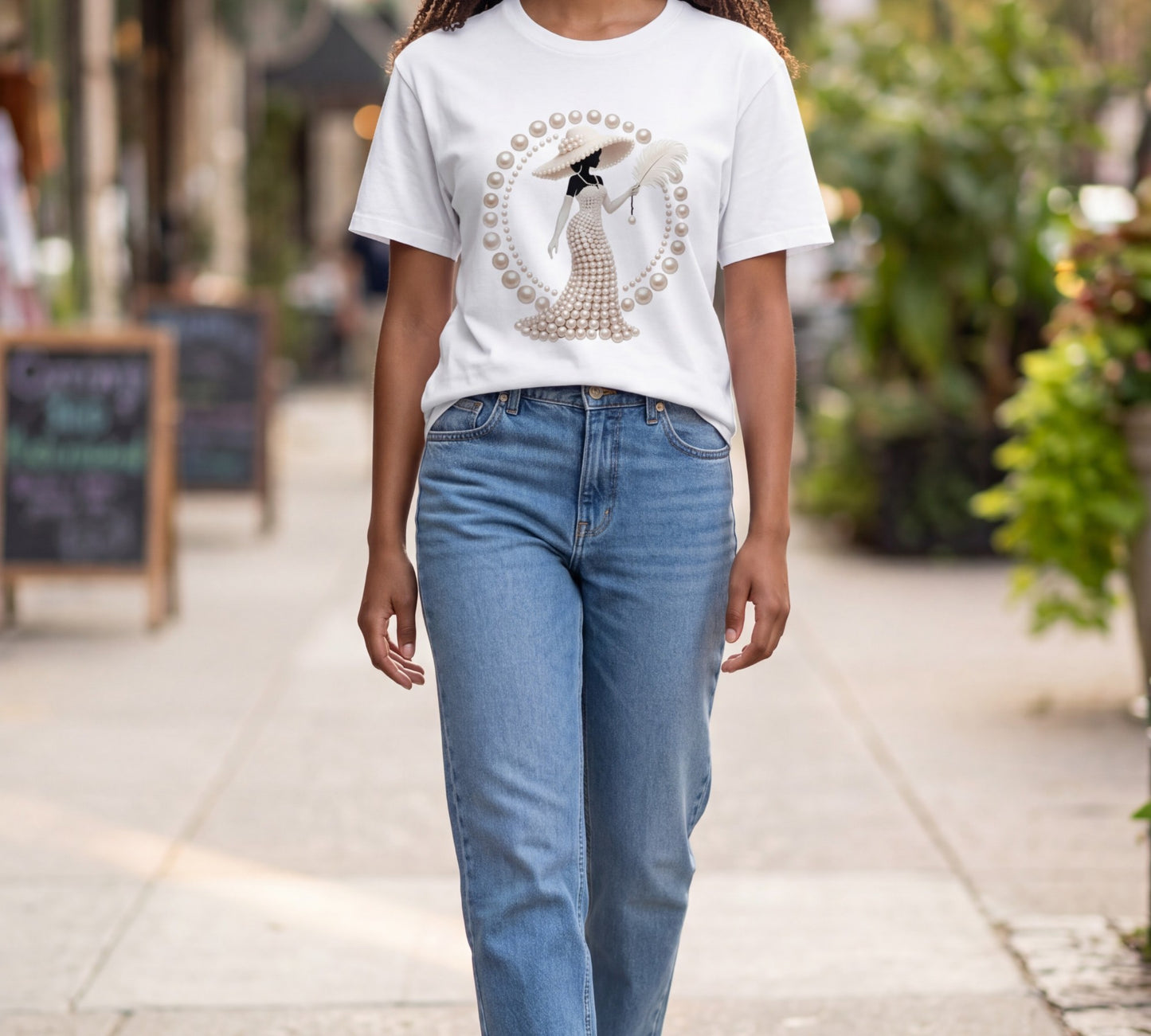 Pearl Lady Graphic T-Shirt