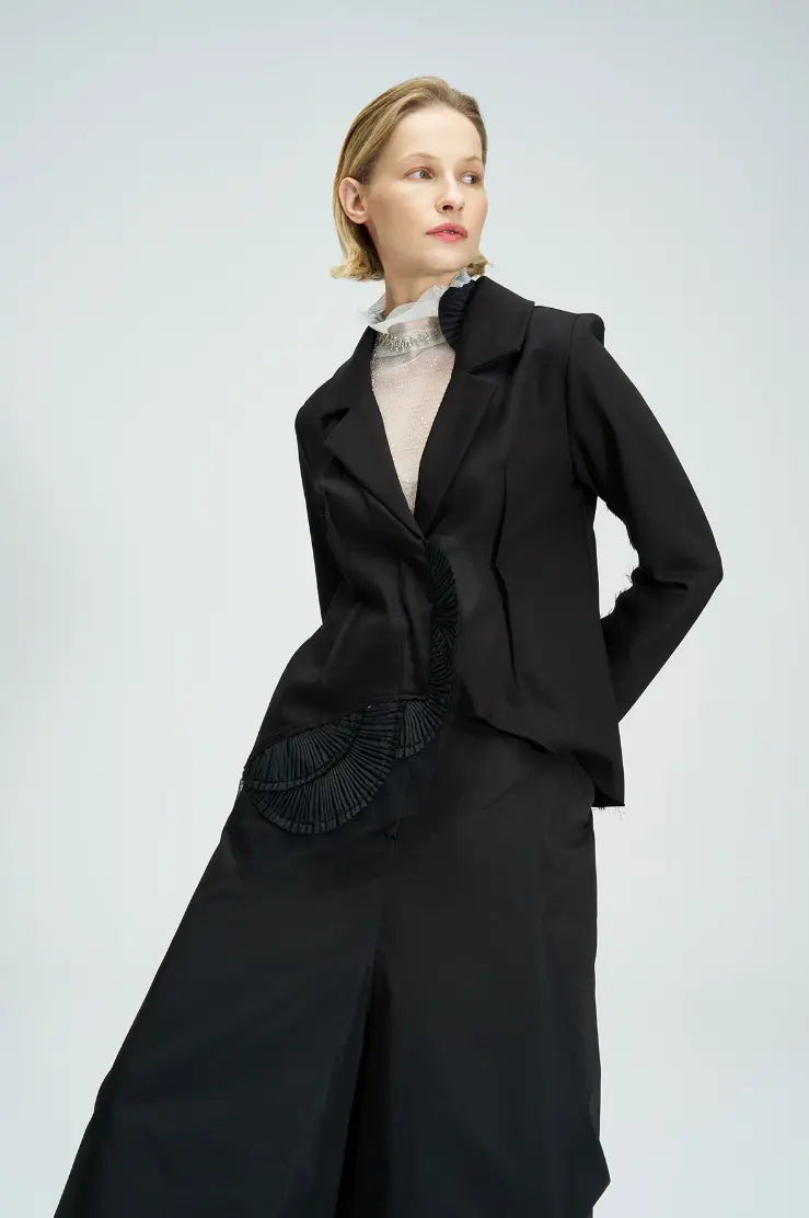 Bize Pleated Motif Jacket 24W-BC5016 Bize