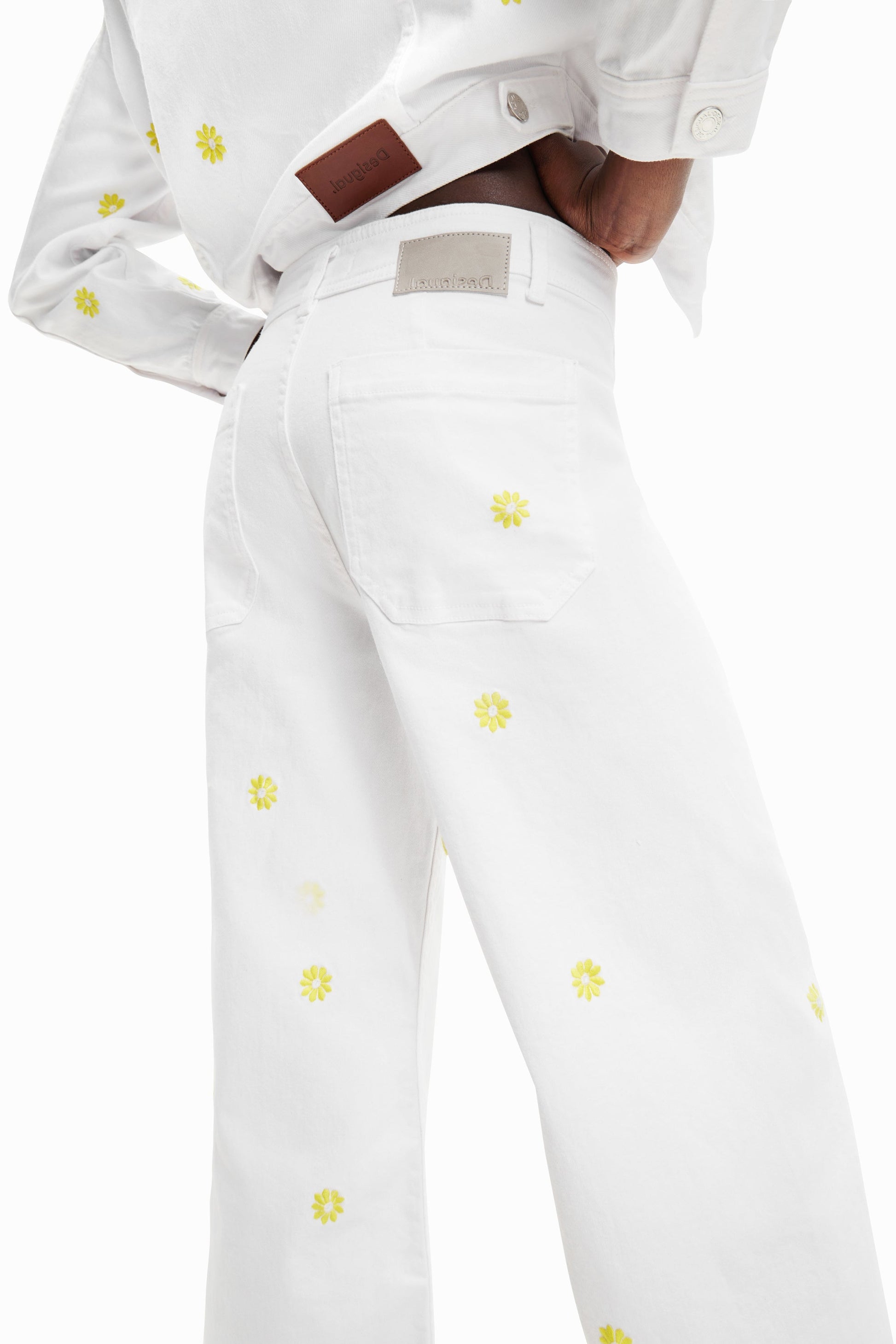 Desigual Denim Ideas White Jeans 23SWDD75 Desigual