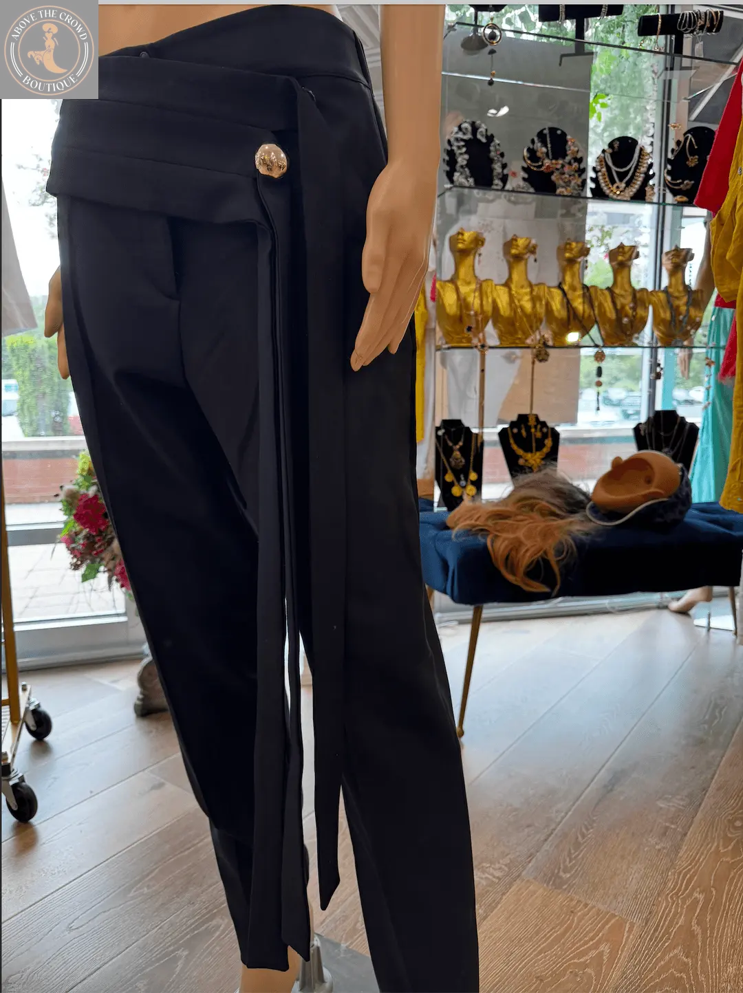 Élégant Black European Wide-Leg Tailored Trousers by Bize Bize