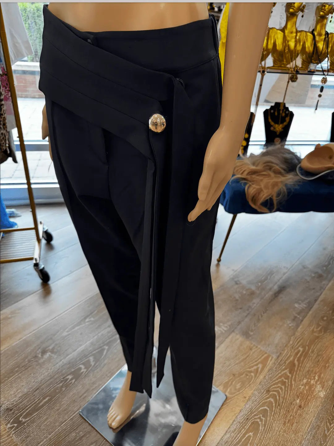 Élégant Black European Wide-Leg Tailored Trousers by Bize Bize