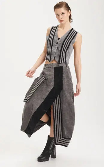 H-4 Grey and Black Skirt 3028 H-4