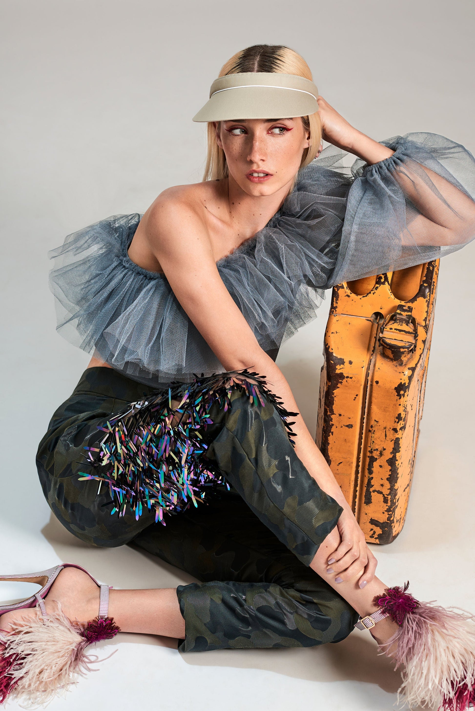 Lola&Lo Exclusive Ostrich Tricolor Feathers Sandal. Lola@Lo