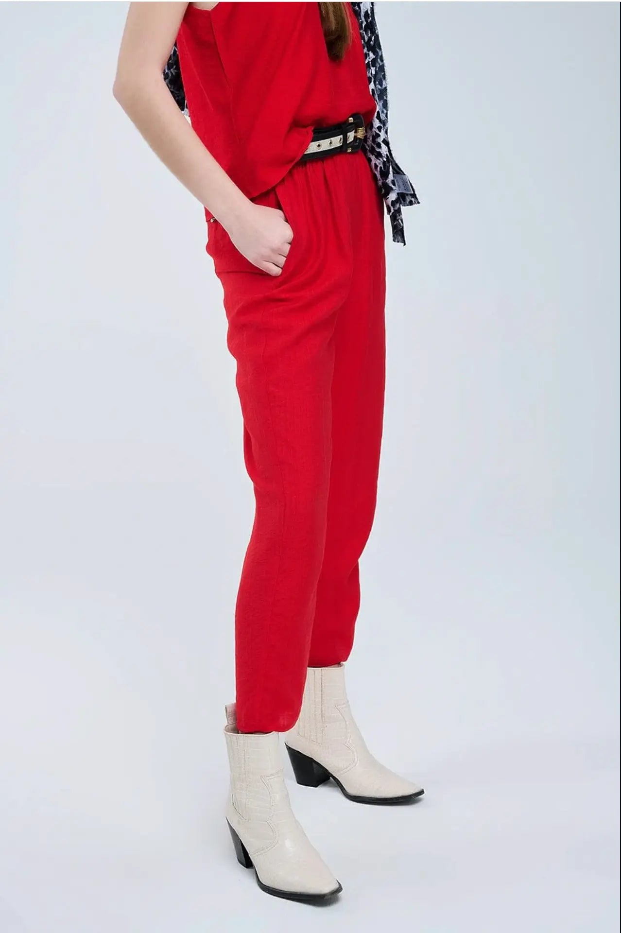 Q2 Summery Pants With Elastic Waist And Pockets In Red Q-2