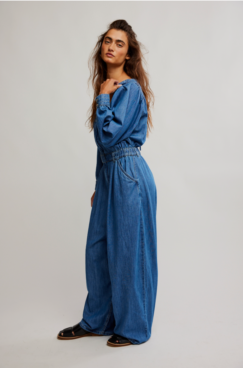 Free People  CLARA DENIM JUMPSUIT / GOING STEADY OB2123223