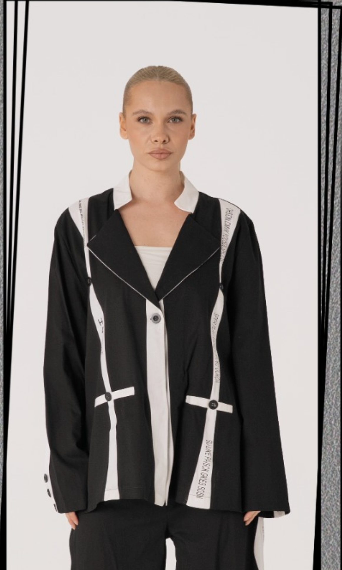 H-4 Black & White Graphic Blazer Jacket