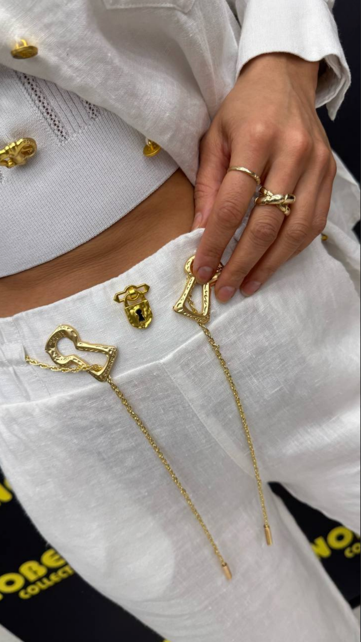 Nobello Signature Linen Wide-Leg Pants with Gold Hardware