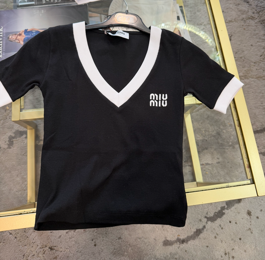 Contrast Trim V-Neck Crop Top - Above the Crowd Boutique