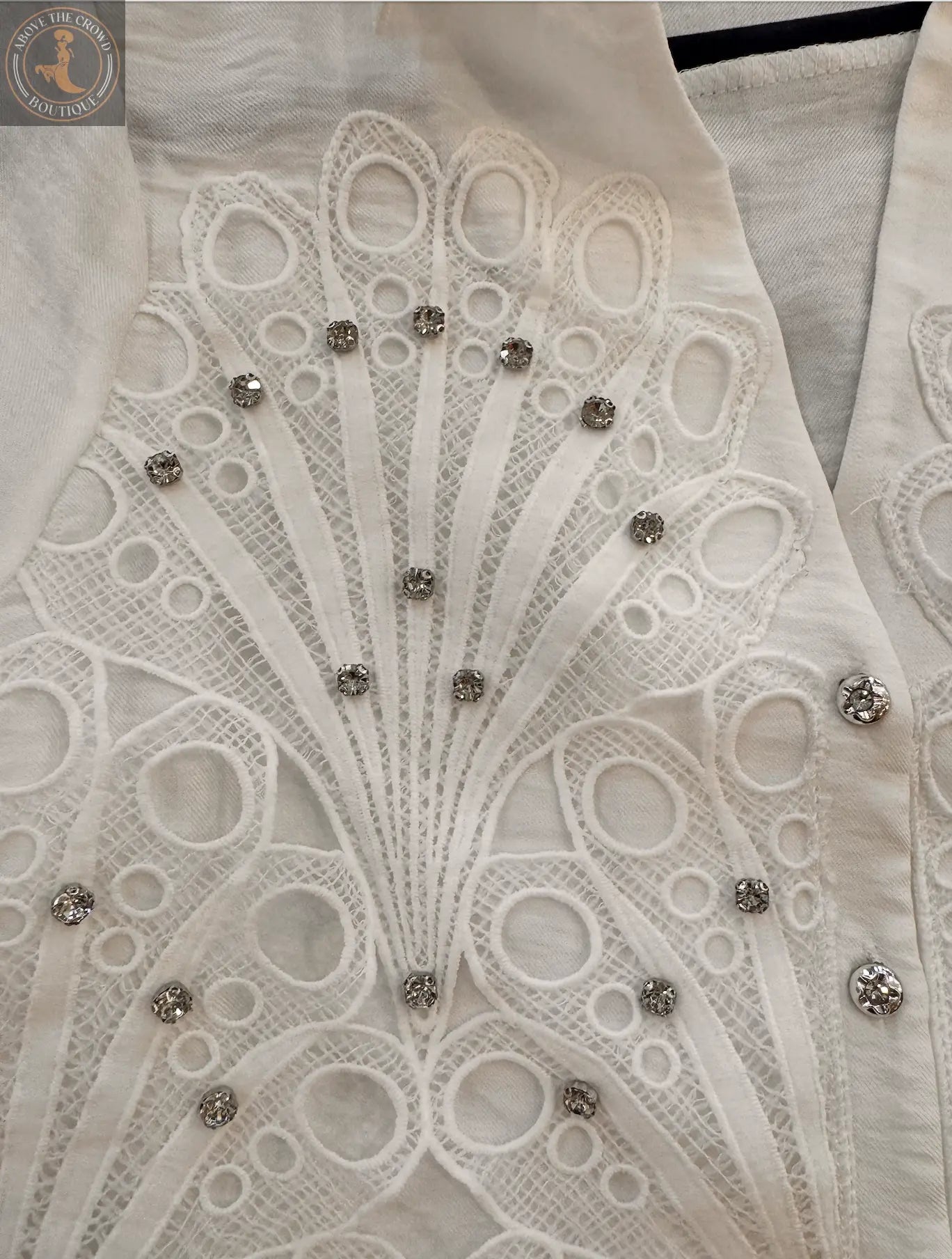 Women Embellished Embroidered Crop Top - White Nobello