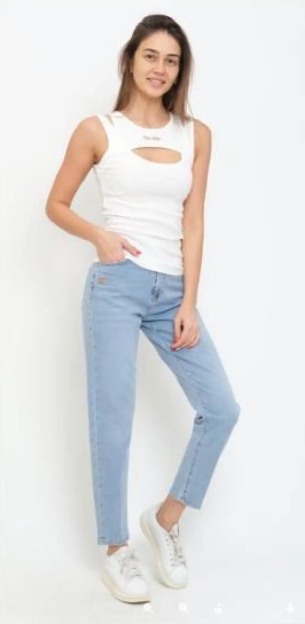 Women Light Wash Straight Jeans 7010 Nobello
