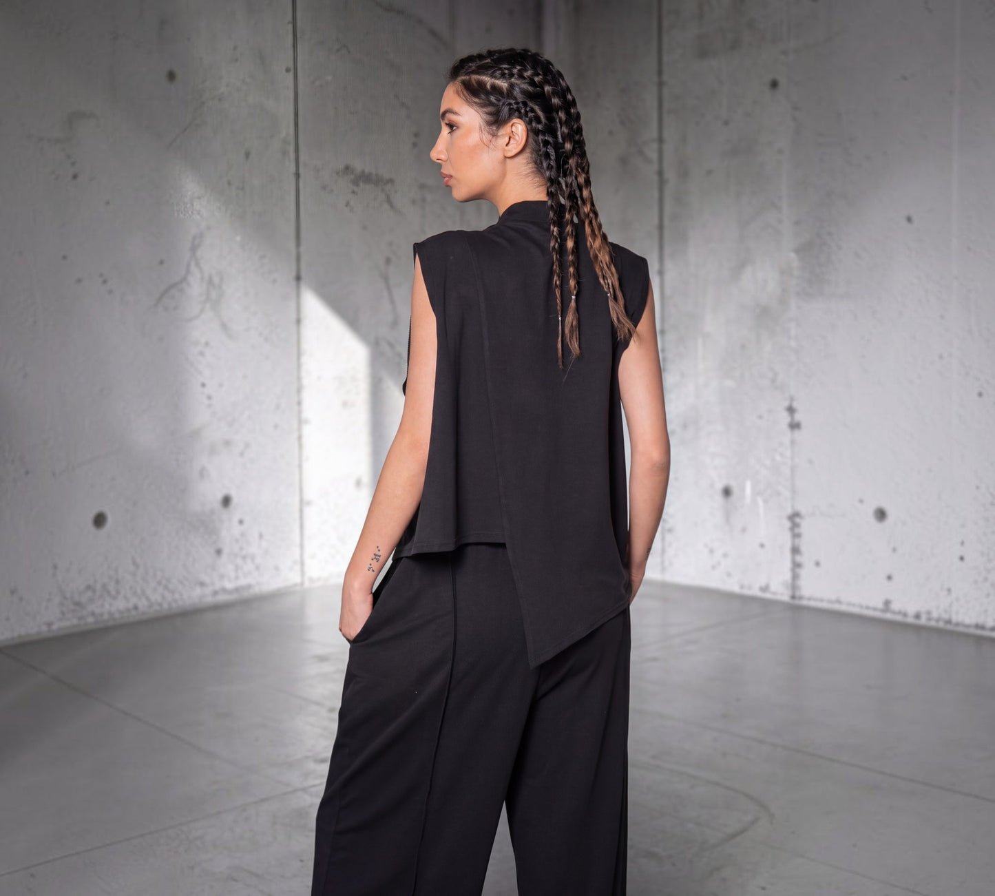H-4 Black Asymmetrical Chain Detail Vest - Above the Crowd Boutique
